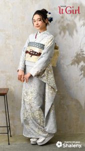 弓ライカ×振袖-グレー｜成人式の新作振袖ご紹介　IT-917