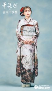 華徒然 × 吉木千沙都　振袖-ピンクベージュ｜成人式の振袖ご紹介　HT-41