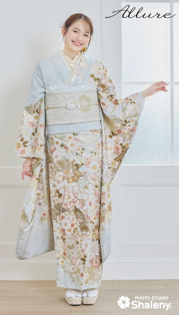 加藤 栞 ×Allure(アリュール)の振袖-水色|成人記念の新作振袖ご紹介 AL-220