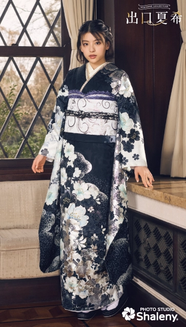 “出口夏希”ちゃんの振袖-黒|成人記念の新作振袖ご紹介 DN-09