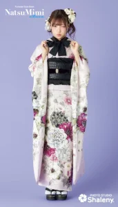 MINAMIちゃん着用“NatsuMimi”の振袖-薄ピンク|ハタチ記念の新作振袖ご紹介　NAT-206