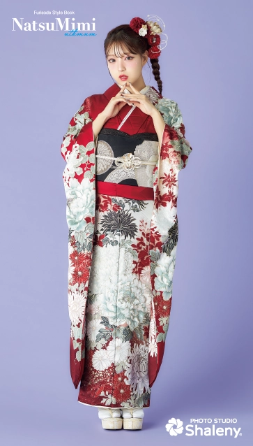 MINAMIちゃん着用“NatsuMimi”の振袖-赤|ハタチ記念の新作振袖ご紹介　NAT-208