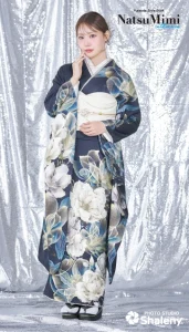 なつみちゃん着用“NatsuMimi”の振袖-紺|ハタチ記念の新作振袖ご紹介　NAT-210