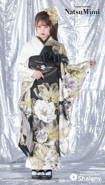 MINAMIちゃん着用“NatsuMimi”の振袖-白|ハタチ記念の新作振袖ご紹介　NAT-211