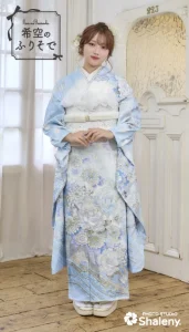 “希空(のあ)”ちゃんの振袖-水色|成人記念の新作振袖ご紹介 NOA-003