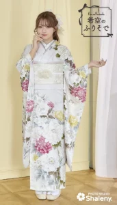 “希空(のあ)”ちゃんの振袖-白|成人記念の新作振袖ご紹介 NOA-005