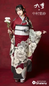 九重 × 中村里砂の振袖-赤|成人記念の新作振袖ご紹介 RN-601