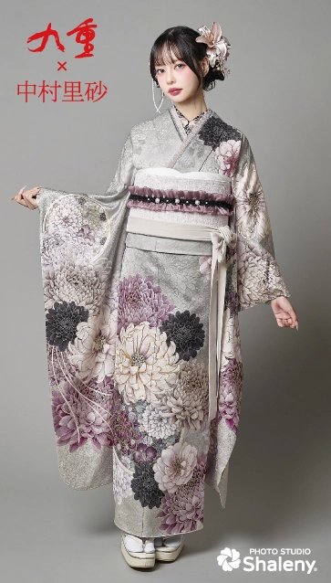 九重 × 中村里砂の振袖-グレー|成人記念の新作振袖ご紹介　RN-613