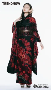 菊池日菜子 ×TRENDNOW（トレンドナウ）の振袖-黒|ハタチ記念の新作振袖ご紹介　TN-267