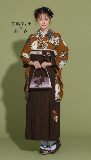 “玉城ティナ×紅一点 ”の卒業式袴レンタル｜卒業式の袴ご紹介　IN-52