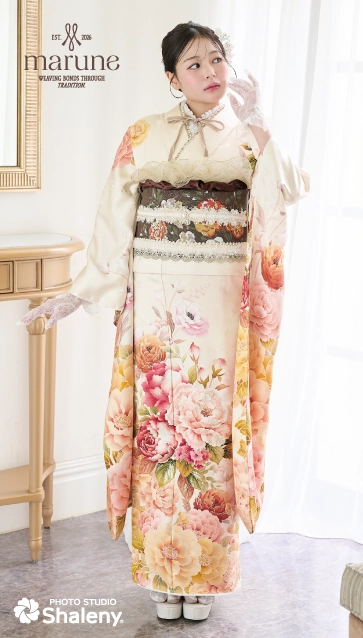 marune-白ベージュ|ハタチ記念の新作振袖ご紹介　M-607