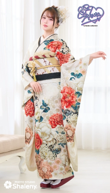 “Sakura(さくら)”ちゃんの振袖-ベージュ|ハタチ記念の新作振袖ご紹介　SAF-23