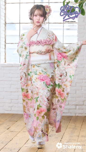 “Sakura(さくら)”ちゃんの振袖-白|ハタチ記念の新作振袖ご紹介　SAF-26