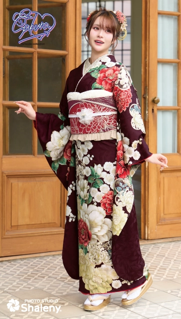 “Sakura(さくら)”ちゃんの振袖-赤紫|ハタチ記念の新作振袖ご紹介　SAF-27