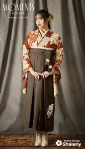 “moments”の卒業式袴レンタル｜卒業式の袴ご紹介　OMN-6