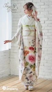 “マーシュ彩ちゃん”着用の振袖-白｜成人記念の新作振袖ご紹介　TR-701
