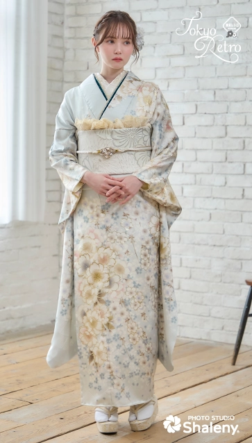 マーシュ彩ちゃん”着用の振袖-水色｜成人記念の新作振袖ご紹介 TR-