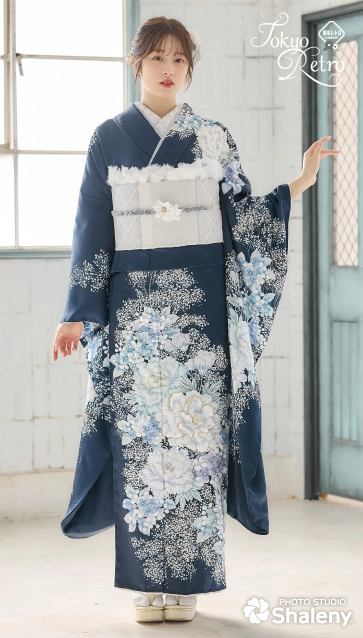葛西杏也菜ちゃん”着用の振袖-紺｜成人記念の新作振袖ご