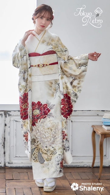 マーシュ彩ちゃん”着用の振袖-白｜成人記念の新作振袖ご紹介 TR-