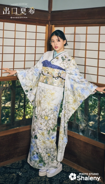 “出口夏希”ちゃんの振袖-白｜成人記念の新作振袖ご紹介　DN-03