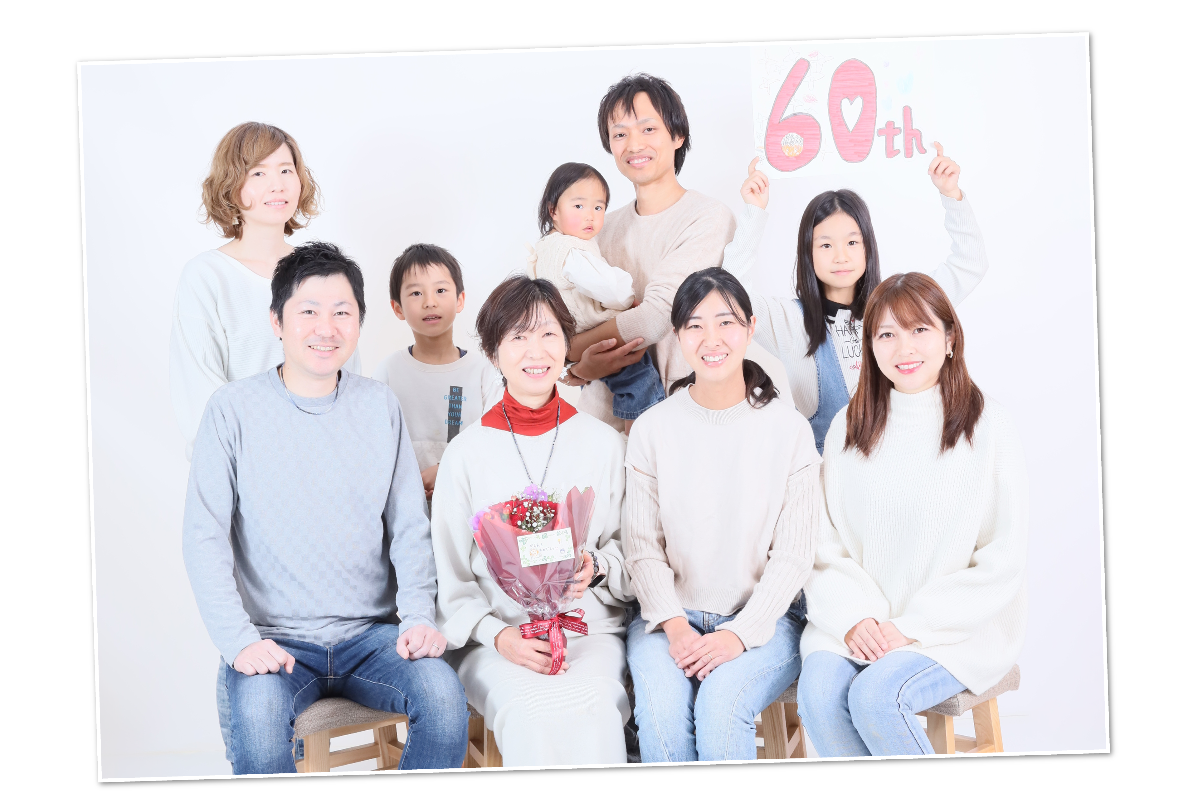 子ども撮影年間約2万人の写真館シャレニーのグランドジェネレーションフォトおすすめプランをご紹介!!撮影データ全カットと光沢写真が特徴のアルバム【プラージュ】がセットになったお得なプラン｜シャレニー