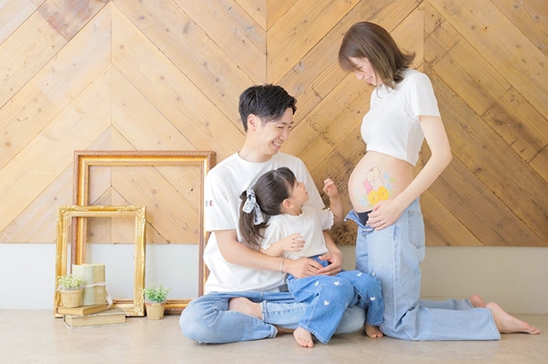 子ども撮影年間約2.2万人の写真館シャレニーのマタニティフォトプランをご紹介!!記念写真はデータでしっかり残したい方向けのデータ20カットプラン｜シャレニー