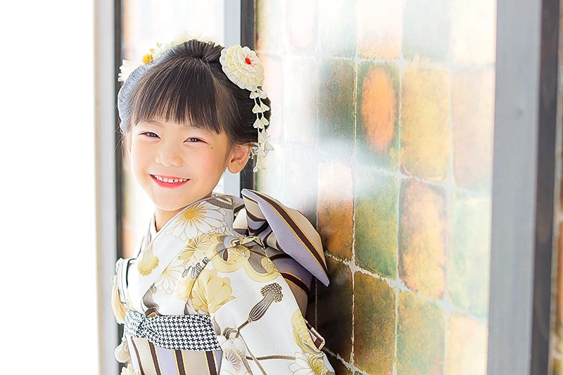シャレニーの七五三写真撮影の魅力｜本格ヘアメイク！｜地毛結いが魅力のヘアセット。自身の髪質を生かしたトレンドの髪型で、満足度97％以上の実力！日本髪もお任せください！｜シャレニー
