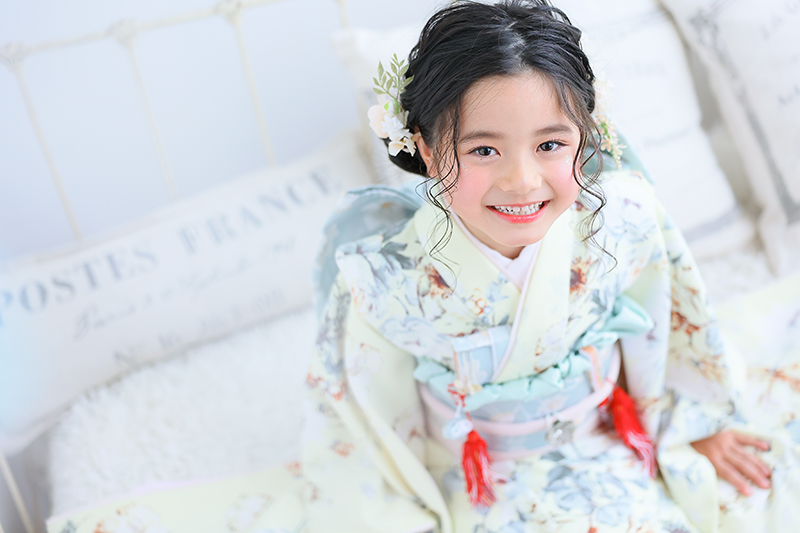 「全国こども写真スタジオ」総合ランキング3位のフォトスタジオ｜シャレニーで七五三撮影｜シャレニーの七五三写真撮影ならこんなに素敵な写真が撮れちゃいます｜七五三写真7歳女の子着物の写真①