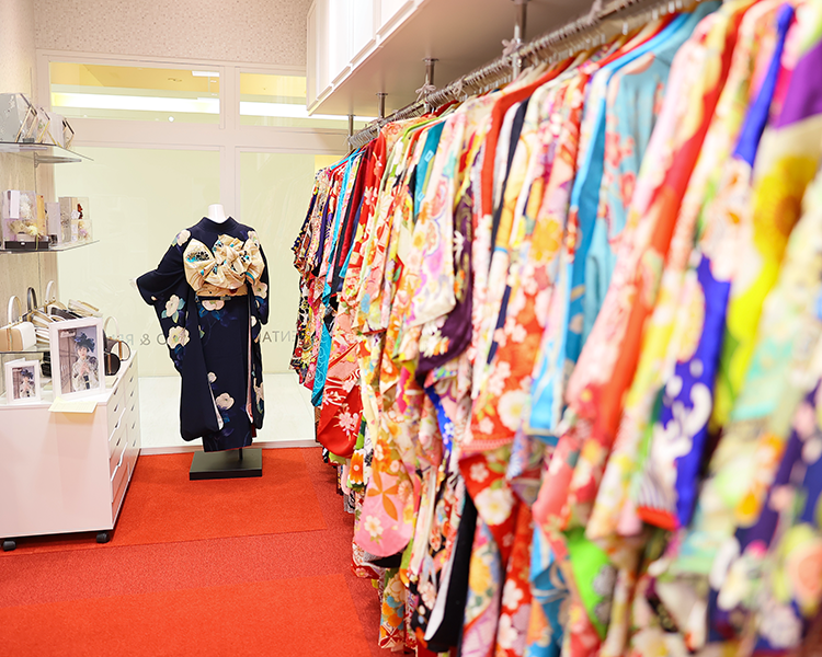 富山市フォトスタジオ｜シャレニープラス総曲輪衣裳ルーム｜ウェディング、振袖、七五三、お宮参り撮影ならシャレニーへ