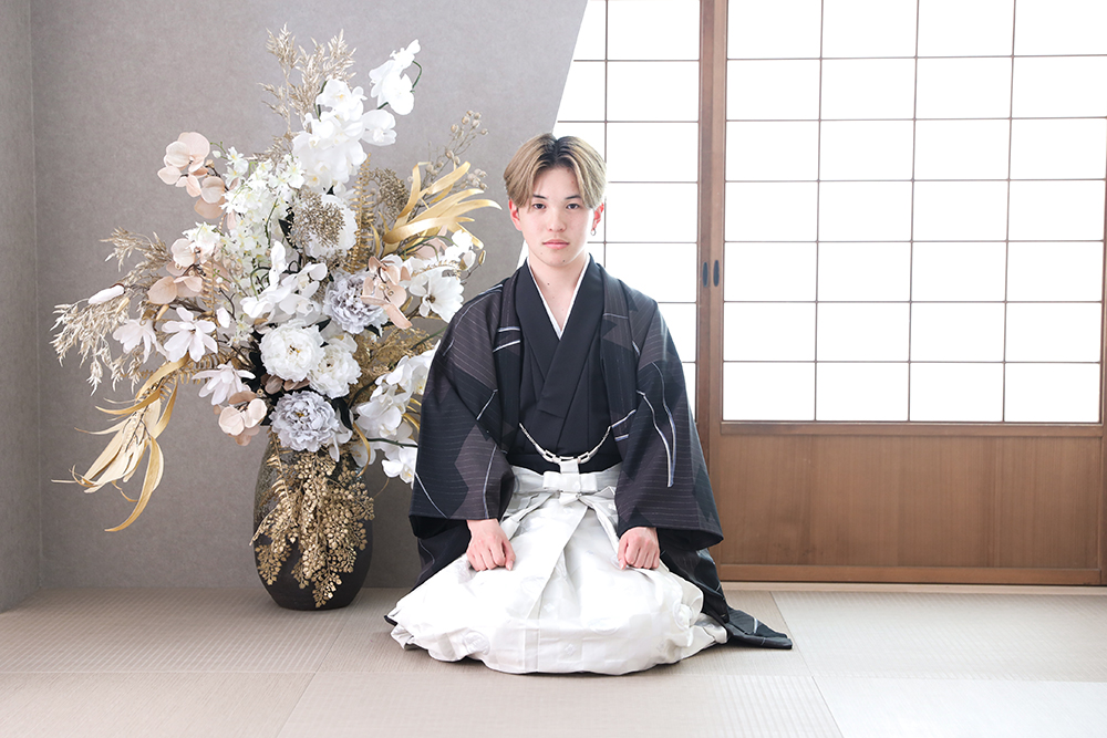 【男性紋付袴スタジオ撮影プラン】2027年・2028年 成人必見のシャレニー公式・成人式 写真撮影｜記念写真はデータで残したい方におすすめ！｜期間限定データ10カットプラン｜